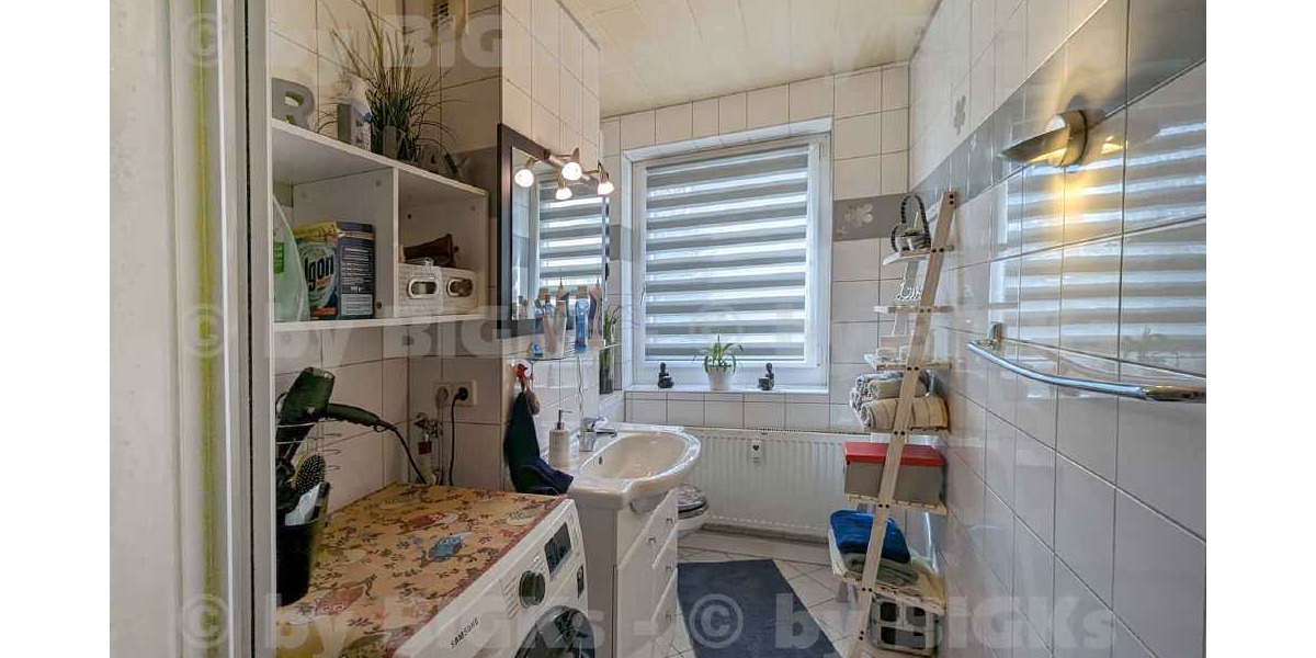 BIGKs: Suhl - Lautenberg - 4 Raum Wohnung Suhl,sep.Küche,Wannenbad, Balkon (-;) - Etagenwohnung Suhl Suhl Lautenberg | Angebot:27200731