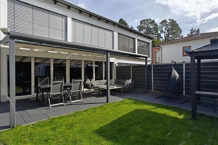 Möbliert & lichtdurchflutet: Stilvolle Doppelhaushälfte am Rand von Unterschleißheim 4 zimmer