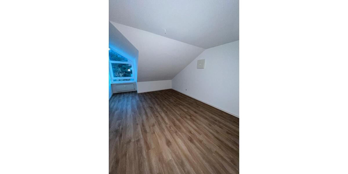 Dachgeschoßwohnung Darmstadt Darmstadt-West - 2.5 Zimmer, 84 m&sup2;, 1.420&euro; | Angebot:24616838