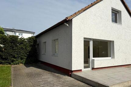 Haus Liederbach am Taunus - 5 Zimmer, 130 m&sup2;, 1.800&euro; | Angebot:26630942
