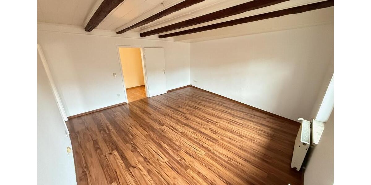 Dachgeschoßwohnung Weißenfels - 4 Zimmer, 111 m&sup2;, 595&euro; | Angebot:26031673