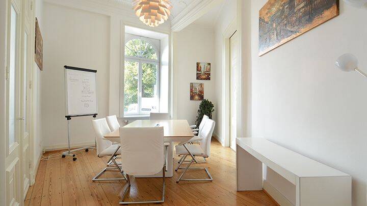 Freie Büroflächen in schönem Altbau direkt an der Alster - All-in-Miete