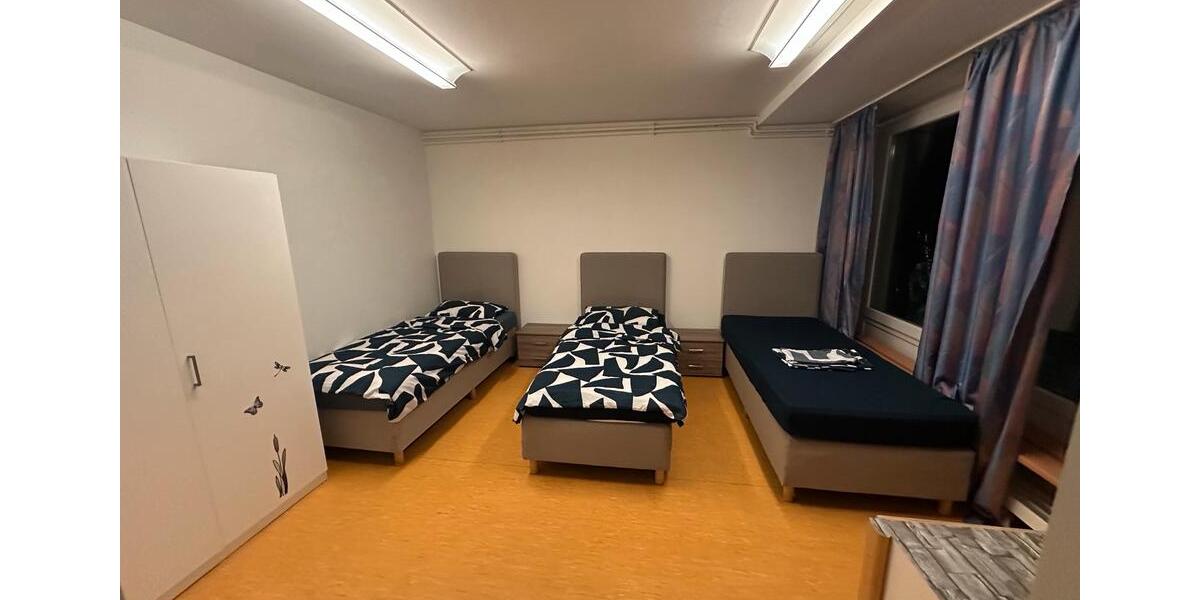 Wohnen auf Zeit Blomberg - 4 Zimmer, 100 m&sup2;, 15&euro; | Angebot:26044466