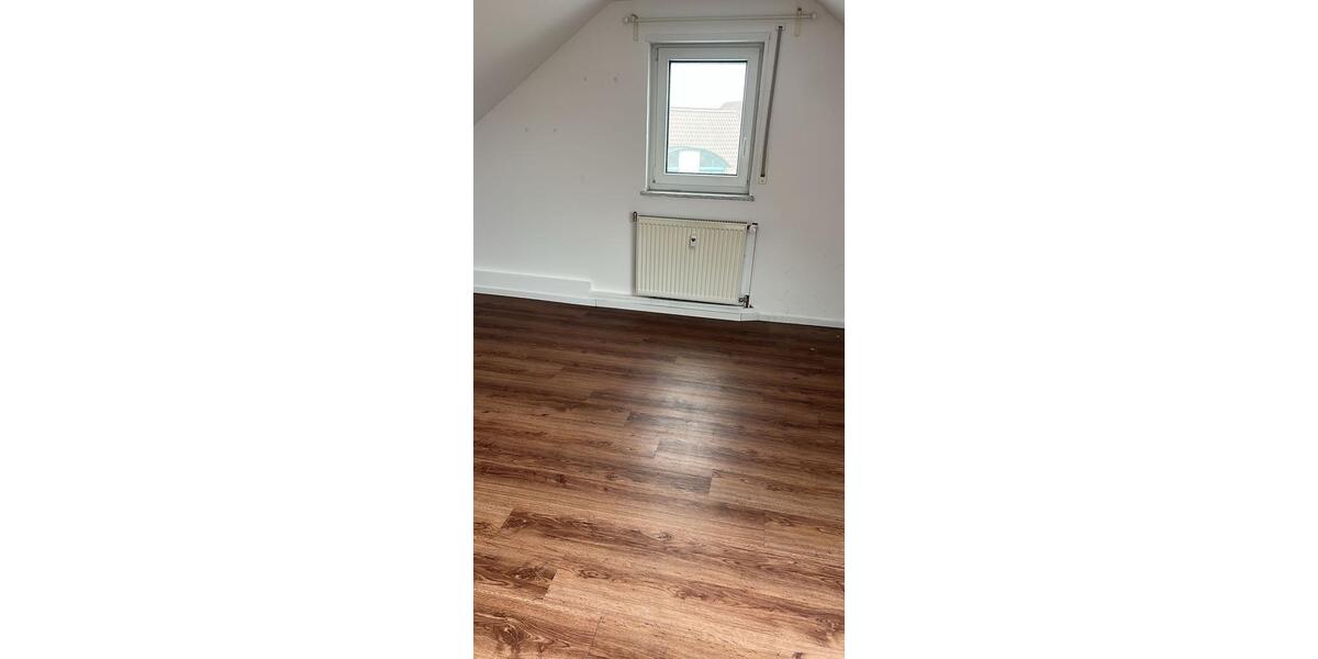 Dachgeschoßwohnung Rülzheim - 1 Zimmer, 70 m&sup2;, 600&euro; | Angebot:26030850