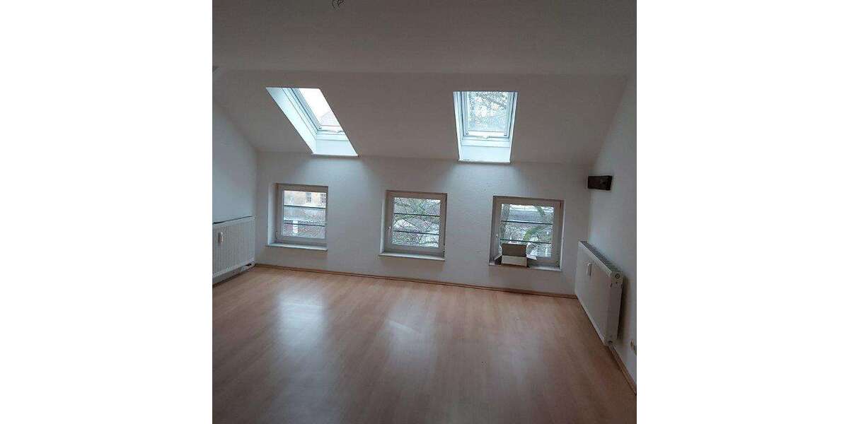 geräumige 2 Zi.-DG Wohnung mit EBK - Dachgeschoßwohnung Pößneck | Angebot:24848657