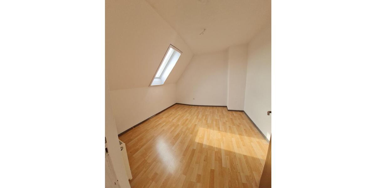 Dachgeschoßwohnung Themar - 3 Zimmer, 56 m&sup2;, 375&euro; | Angebot:25148860