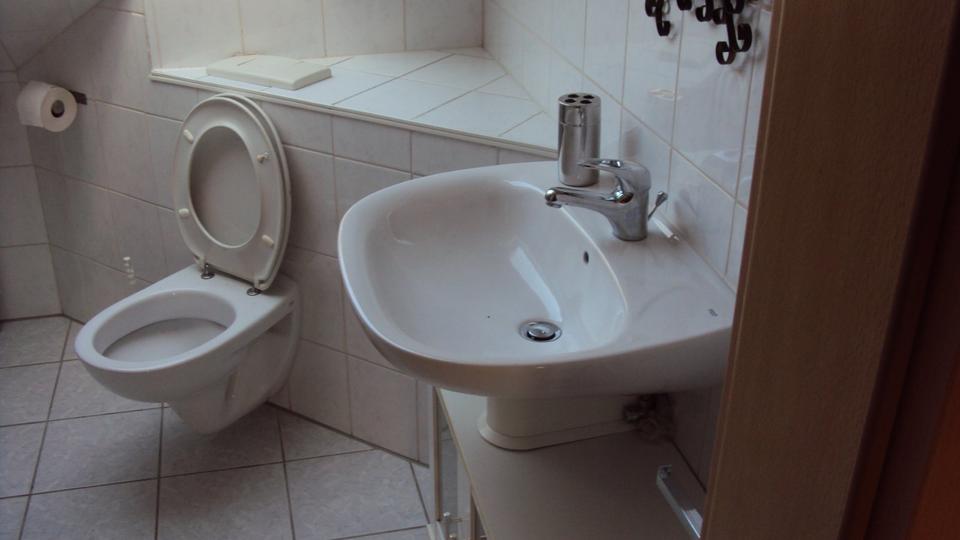 Dachgeschoßwohnung Rodewisch - 2 Zimmer, 65 m&sup2;, 470&euro; | Angebot:25023379