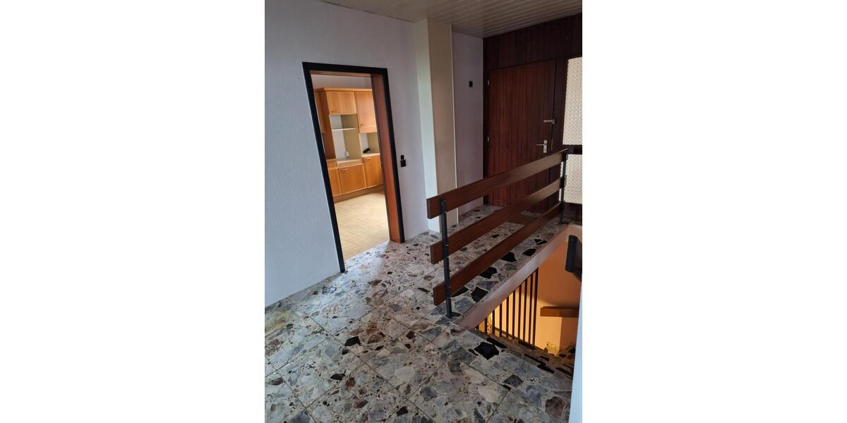 Erdgeschosswohnung mit Keller, Terrasse, Garage und Garten 3 zimmer