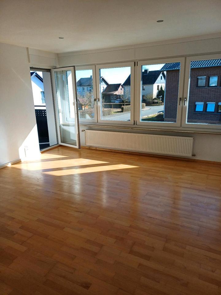 helle,80qm Wohnung mit Balkon in Essentho