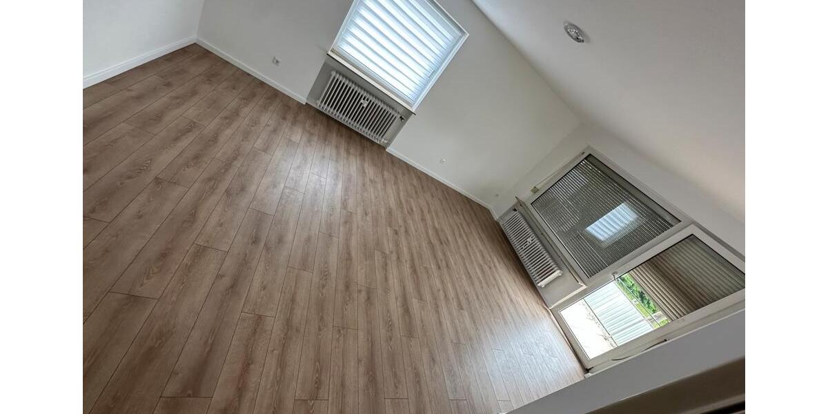 Etagenwohnung Büdingen - 4 Zimmer, 102 m&sup2;, 1.050&euro; | Angebot:26694096