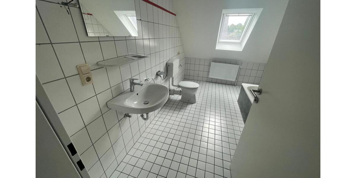 Doppelhaushälfte Papenburg - 4 Zimmer, 120 m&sup2;, 1.000&euro; | Angebot:25075760