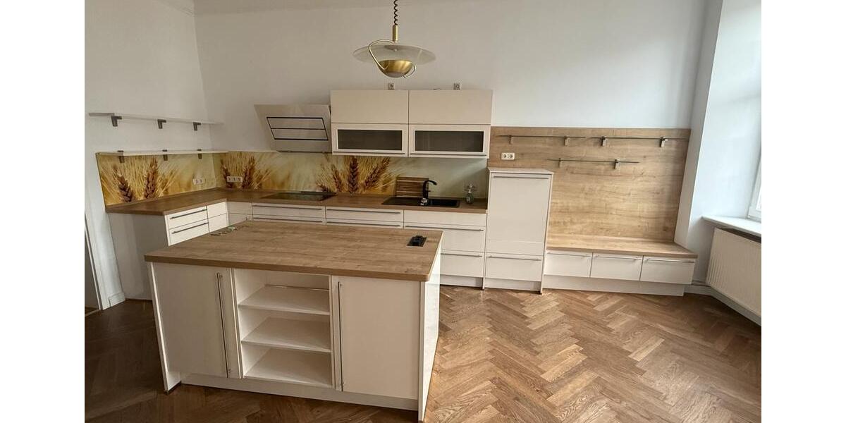 Etagenwohnung Laage - 8 Zimmer, 210 m&sup2;, 1.450&euro; | Angebot:23653517