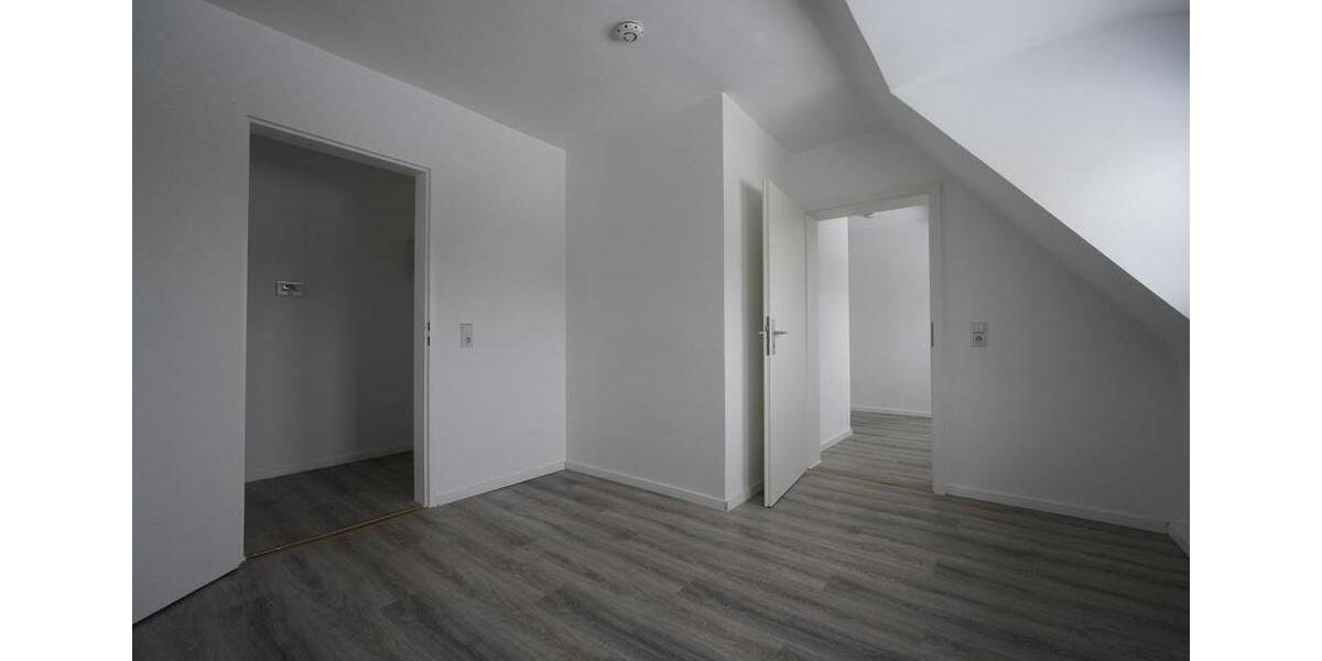 Dachgeschoßwohnung Bebra - 3 Zimmer, 93 m&sup2;, 580&euro; | Angebot:24682533