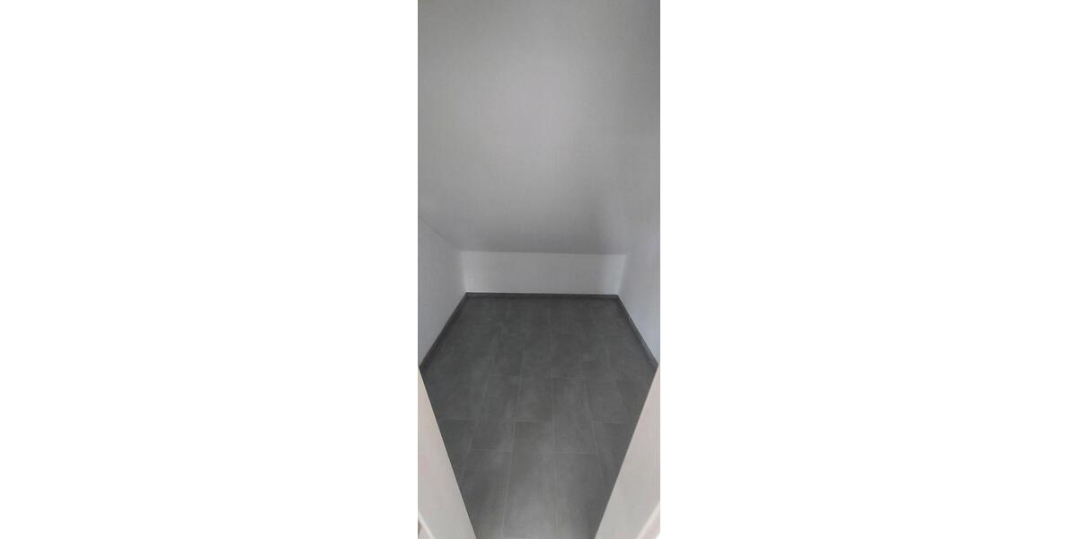 Dachgeschoßwohnung Bad Neustadt an der Saale - 2 Zimmer, 74 m&sup2;, 830&euro; | Angebot:25311277