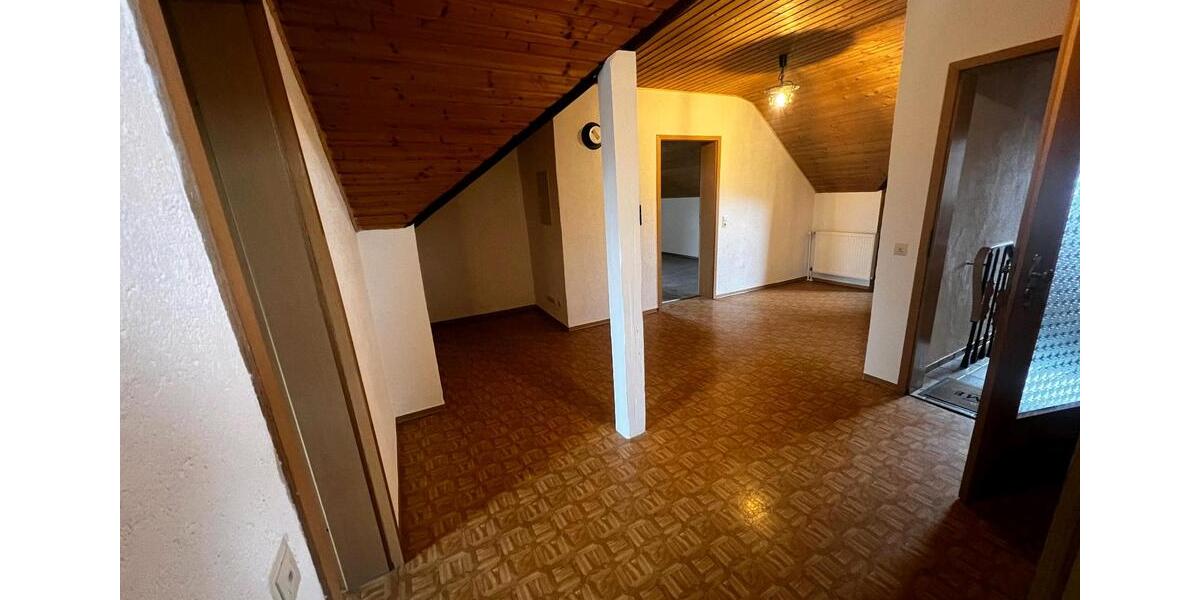Dachgeschoßwohnung Bächingen an der Brenz - 2 Zimmer, 80 m&sup2;, 1.000&euro; | Angebot:24838625