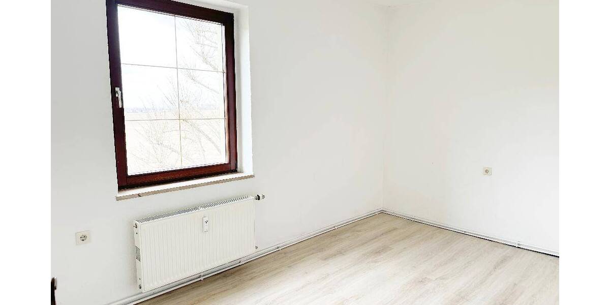 Etagenwohnung Nünchritz Merschwitz - 3 Zimmer, 62 m&sup2;, 320&euro; | Angebot:25998316