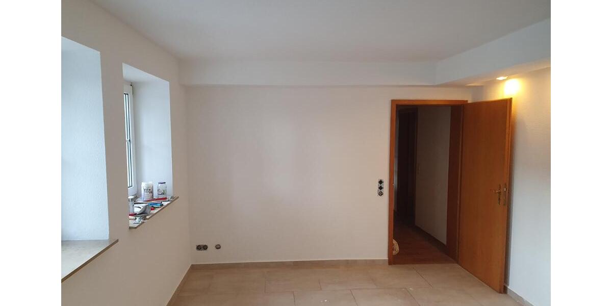 Erdgeschoßwohnung Helsa - 3 Zimmer, 112 m&sup2;, 720&euro; | Angebot:25419192