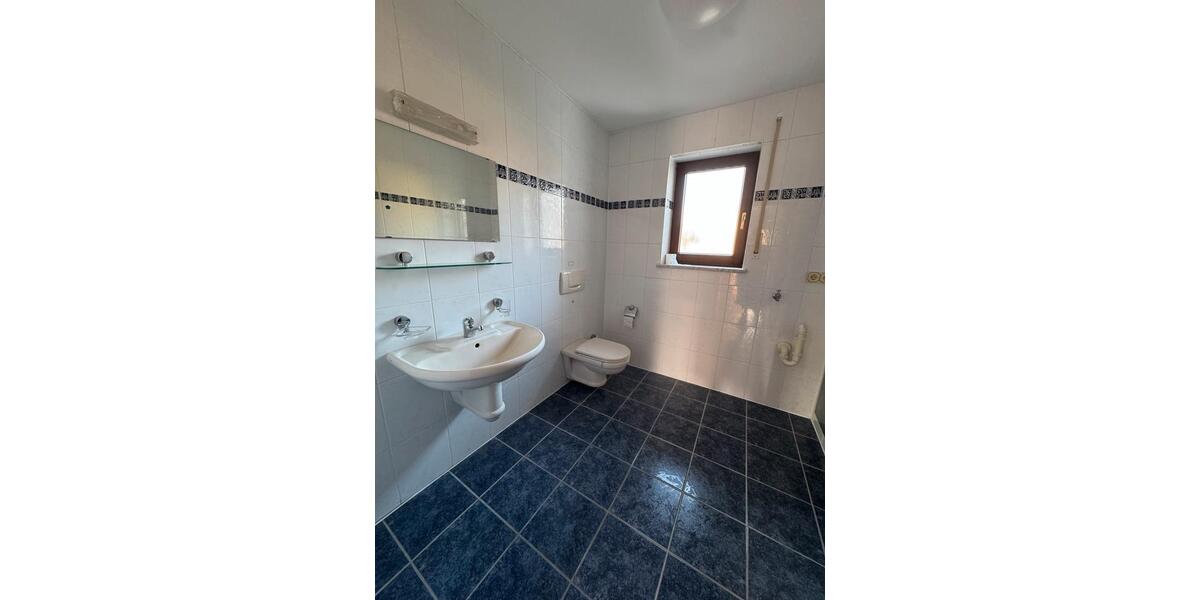 Erdgeschoßwohnung Regensburg Galgenberg - 3 Zimmer, 115 m&sup2;, 1.400&euro; | Angebot:25807311