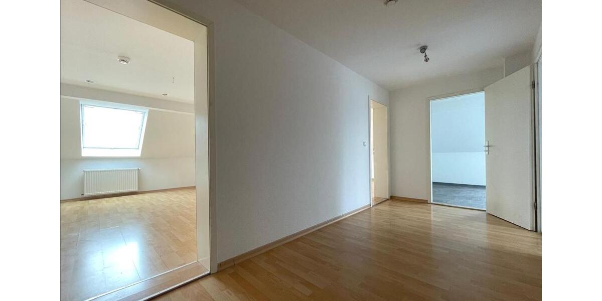 Dachgeschoßwohnung Leipzig Ost - 2 Zimmer, 66 m&sup2;, 679&euro; | Angebot:26645164