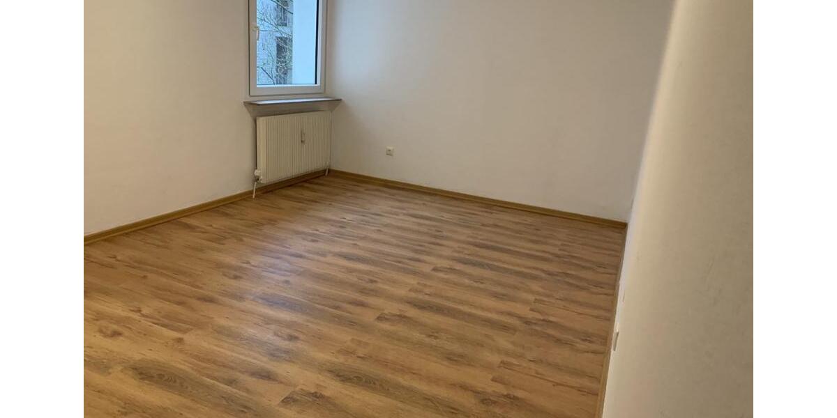 Etagenwohnung Hannover Vahrenwald-List - 4 Zimmer, 100 m&sup2;, 1.750&euro; | Angebot:25362137
