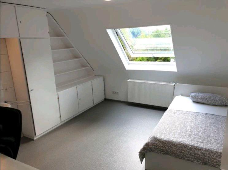 Renovierte und möblierte Zimmer frei! 7 zimmer