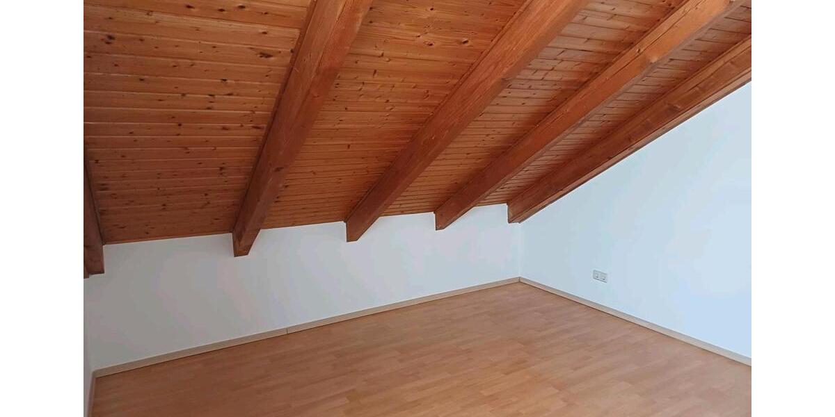 Dachgeschoßwohnung Eichstätt - 4 Zimmer, 76 m&sup2;, 800&euro; | Angebot:24689196
