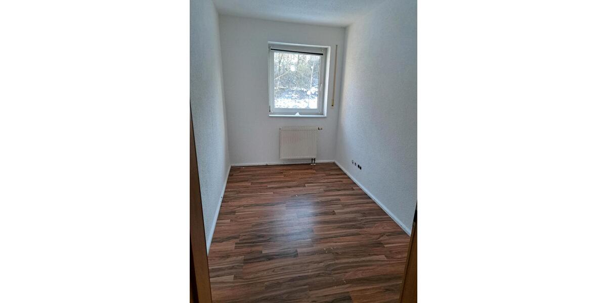 Etagenwohnung Bad Neustadt an der Saale - 4 Zimmer, 90 m&sup2;, 895&euro; | Angebot:25080710