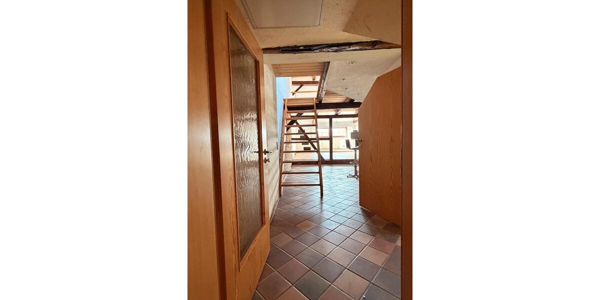 Dachgeschoßwohnung Naumburg (Saale) - 3 Zimmer, 100 m&sup2;, 765&euro; | Angebot:26426151