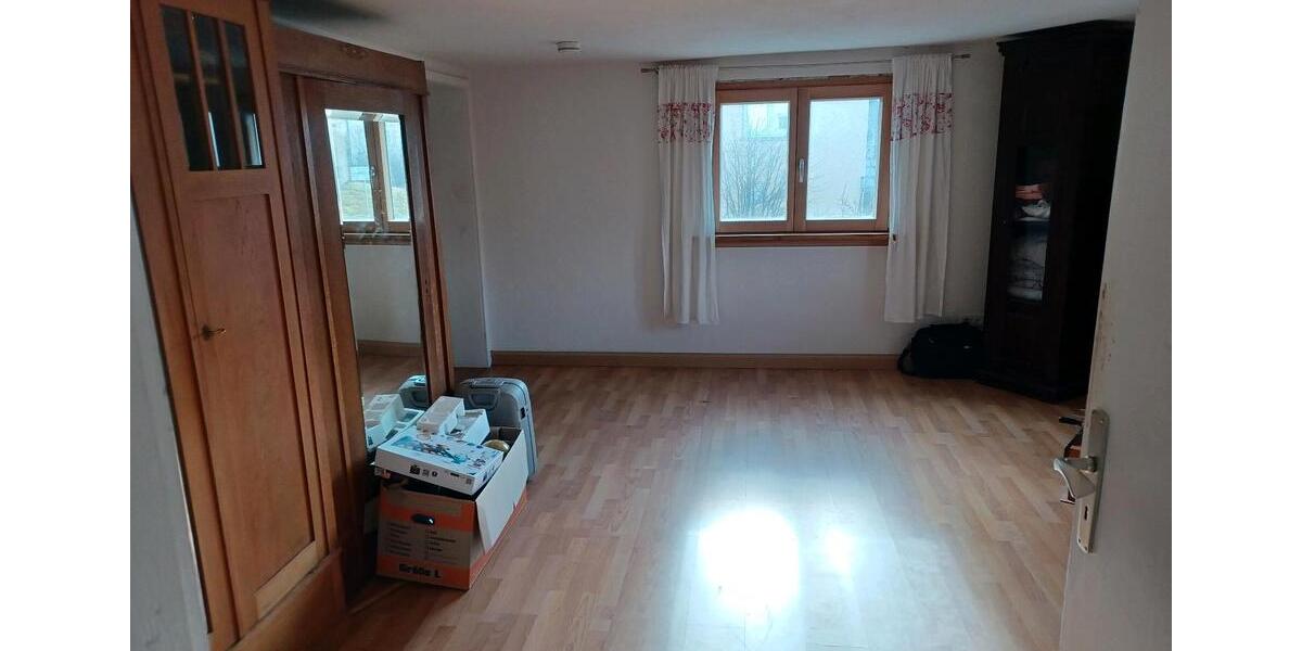Bauernhaus, Landhaus Wilhelmsdorf - 7 Zimmer, 130 m&sup2;, 2.000&euro; | Angebot:25845678
