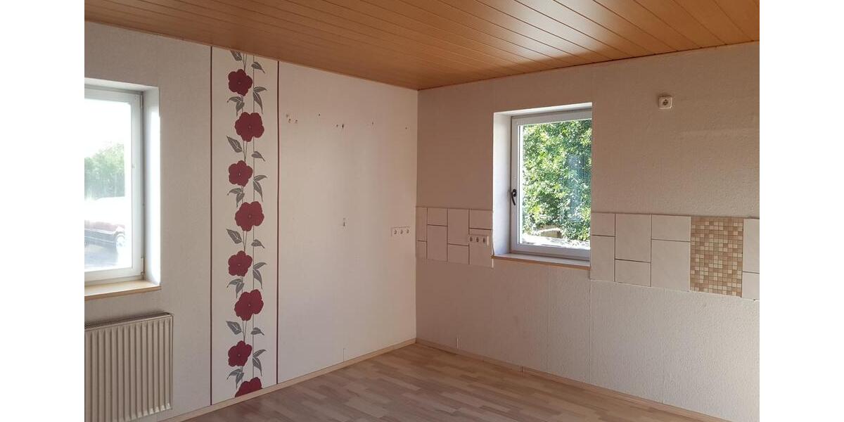 Erdgeschoßwohnung Eisfeld - 3 Zimmer, 100 m&sup2;, 680&euro; | Angebot:26523179