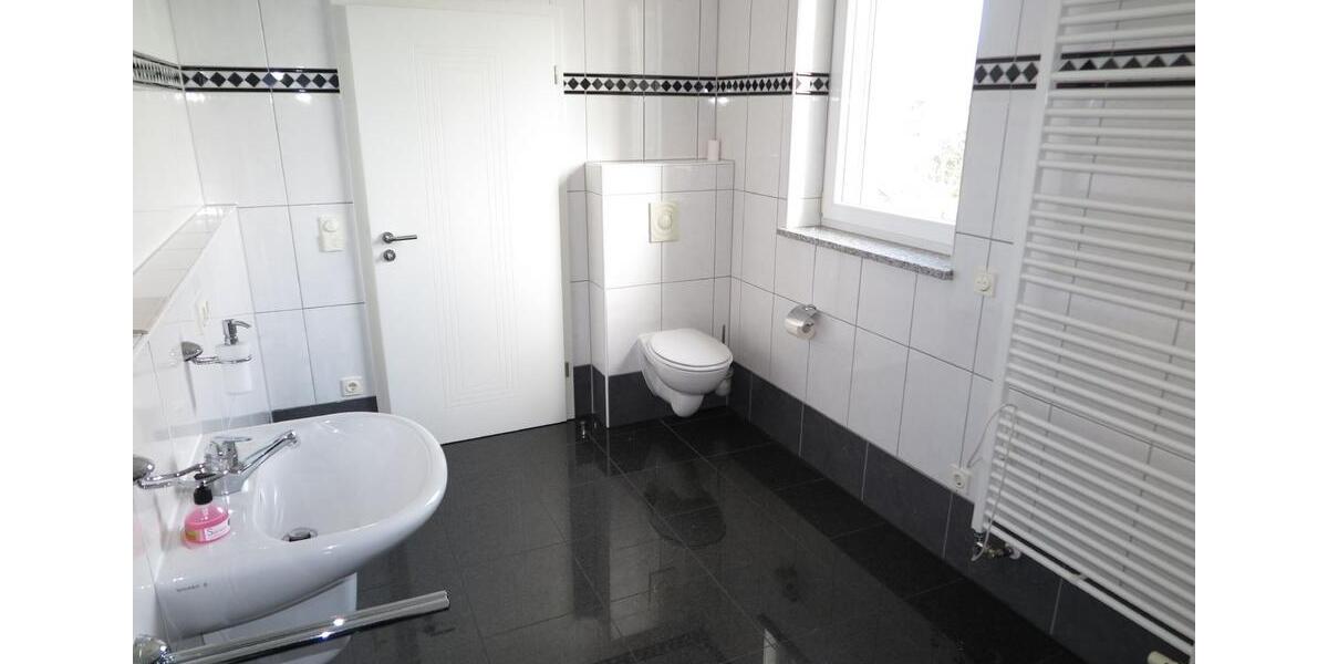 Einfamilienhaus Fürth Atzenhof - 4.5 Zimmer, 240 m&sup2;, 2.500&euro; | Angebot:24769094