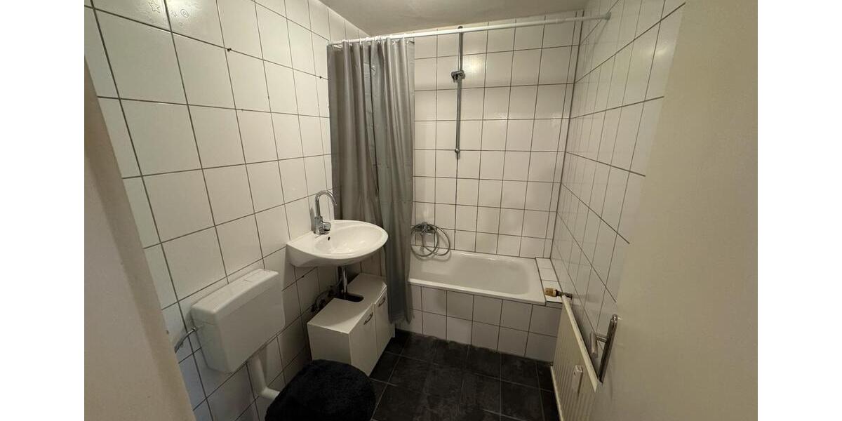 Dachgeschoßwohnung Solingen - 2 Zimmer, 60 m&sup2;, 15&euro; | Angebot:26702207
