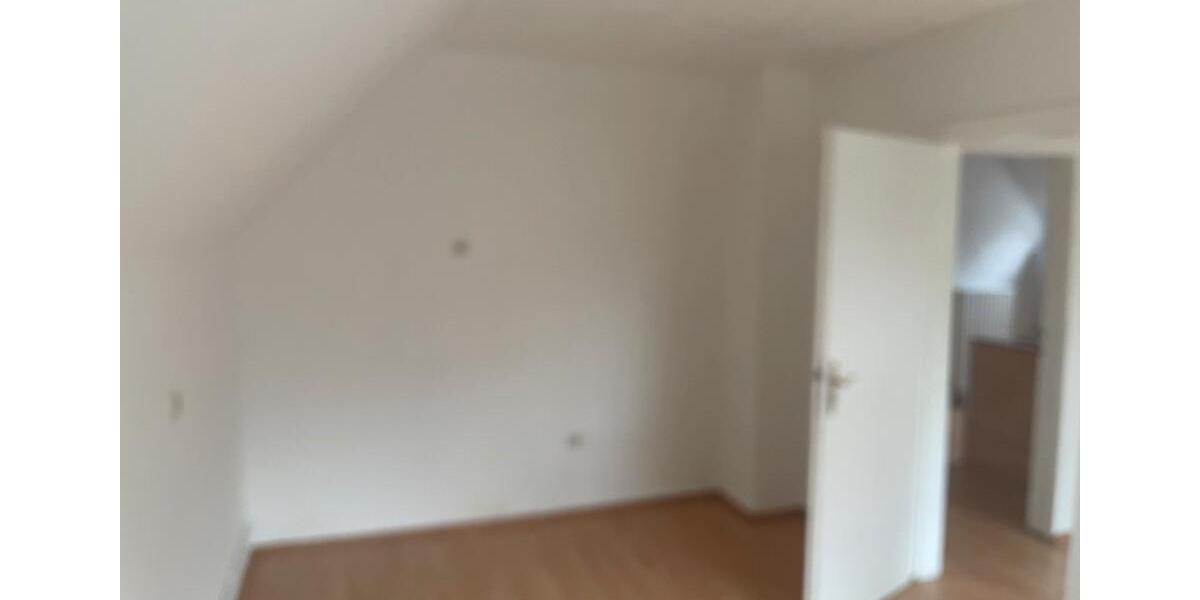 Dachgeschoßwohnung Iserlohn - 3.5 Zimmer, 80 m&sup2;, 500&euro; | Angebot:24841562