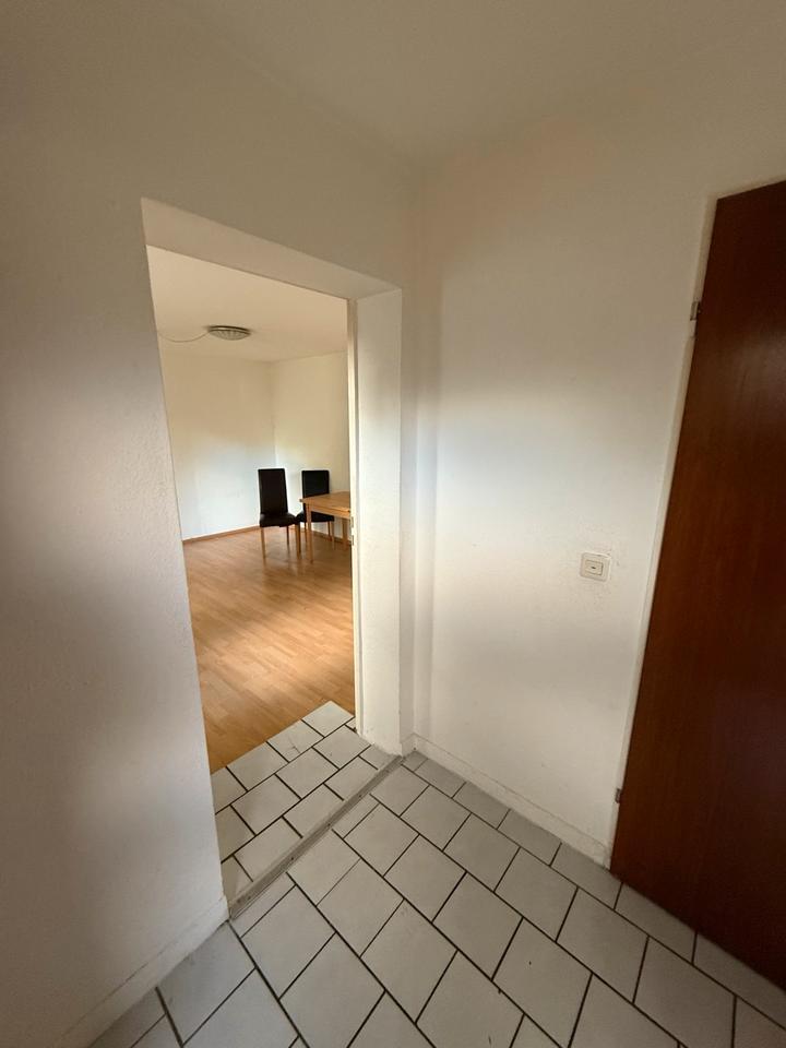 Eine helle zwei-Zimmer Wohnung im Erdgeschoss