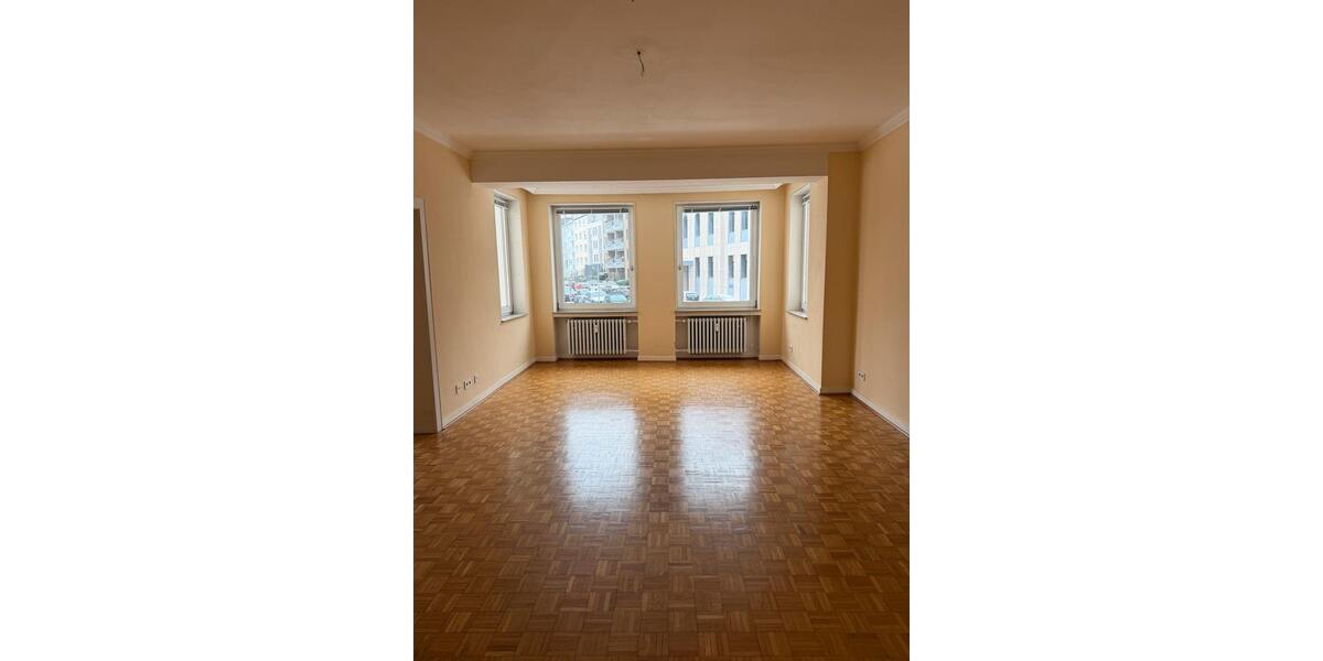 Erdgeschoßwohnung Hameln - 3.5 Zimmer, 133 m&sup2;, 1.600&euro; | Angebot:24804008