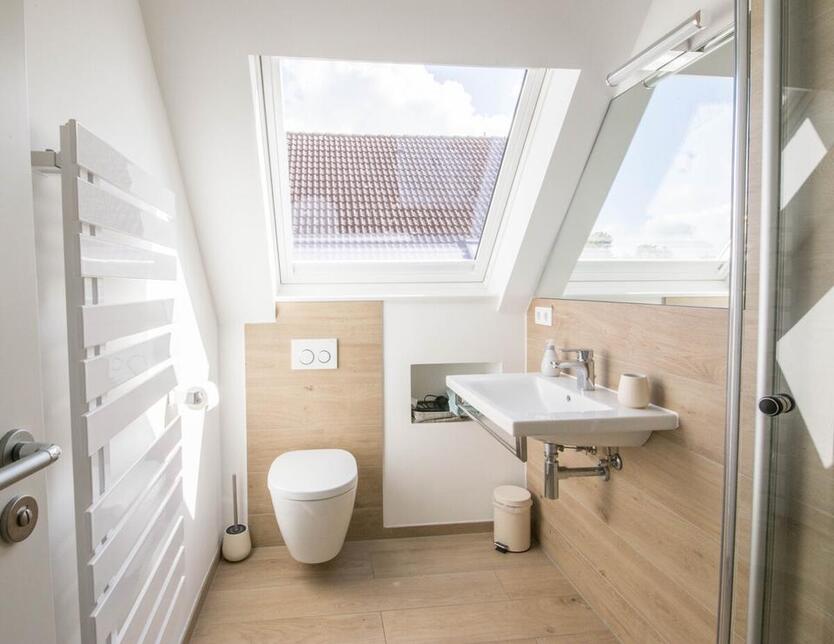 reserviert - Renovierte Dachgeschosswohnung zimmer