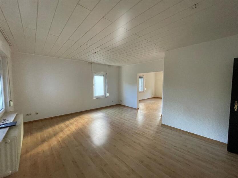 Schicke 4-Zimmer-Wohnung mit 2 Balkonen nähe Kurpark zimmer