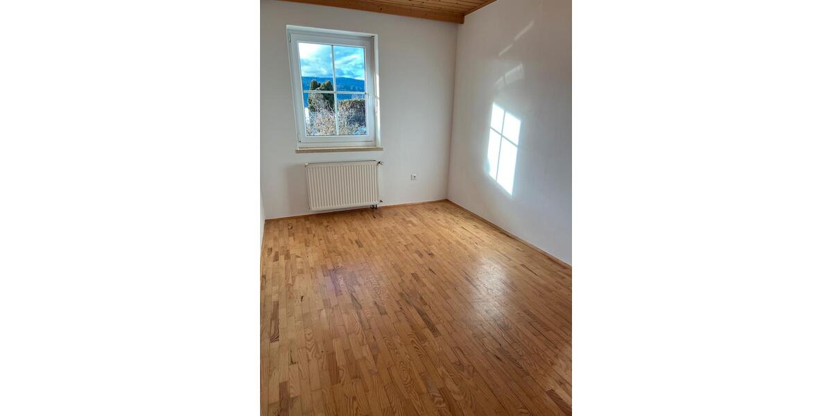 Einfamilienhaus Schwandorf - 3 Zimmer, 90 m&sup2;, 850&euro; | Angebot:24855306