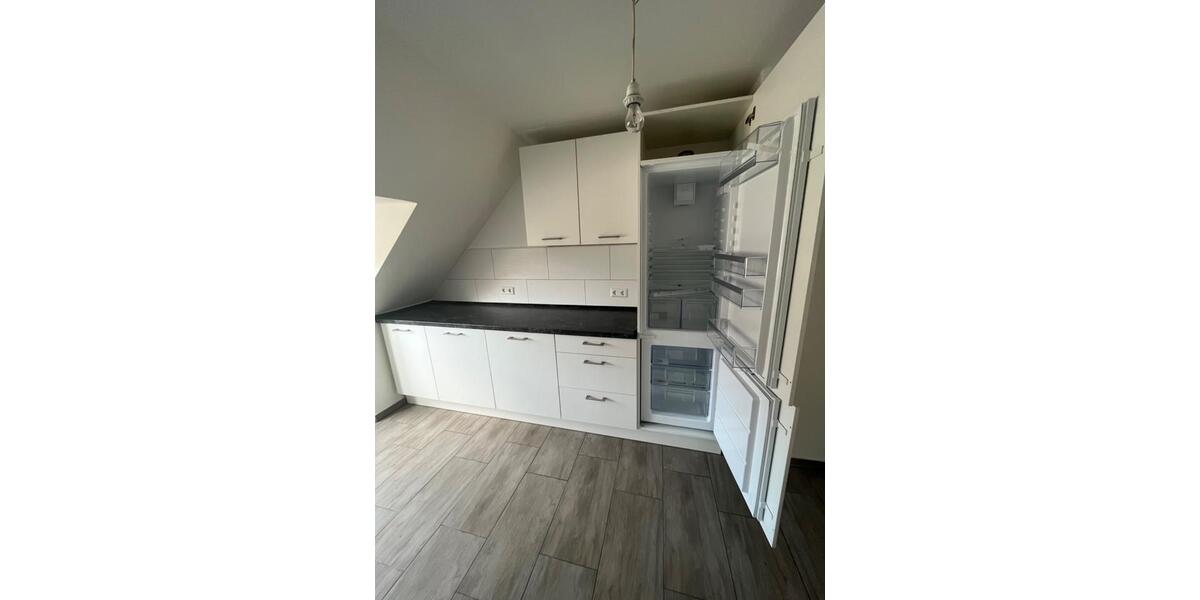 Dachgeschoßwohnung Wolfsburg - 4 Zimmer, 53 m&sup2;, 500&euro; | Angebot:26558069