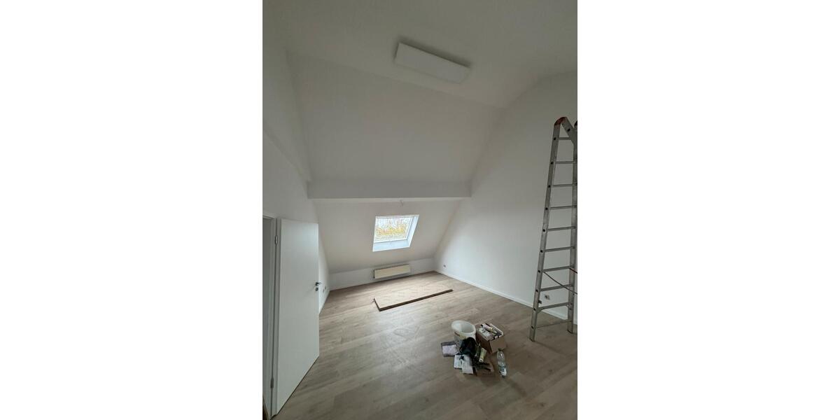 Dachgeschoßwohnung Saarlouis - 3 Zimmer, 7 m&sup2;, 950&euro; | Angebot:25892452