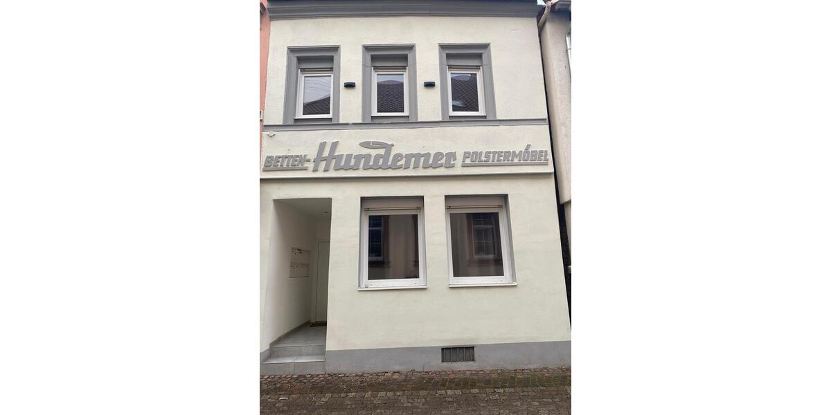 WG für Studierende der Finanzschule Edenkoben 8 zimmer