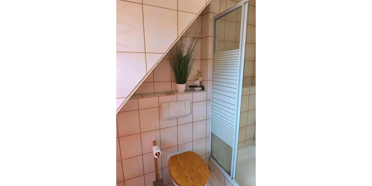 Dachgeschoßwohnung Neuenmarkt - 1 Zimmer, 35 m&sup2;, 565&euro; | Angebot:25964495
