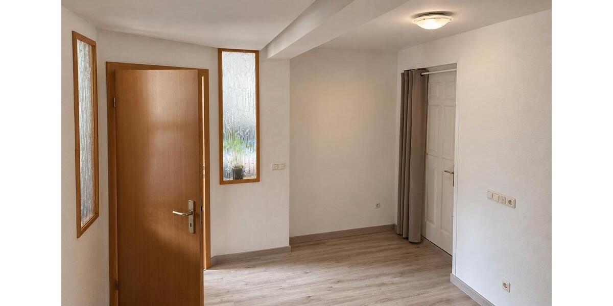 Hochparterre Sandersdorf-Brehna Brehna - 4 Zimmer, 120 m&sup2;, 800&euro; | Angebot:27650177