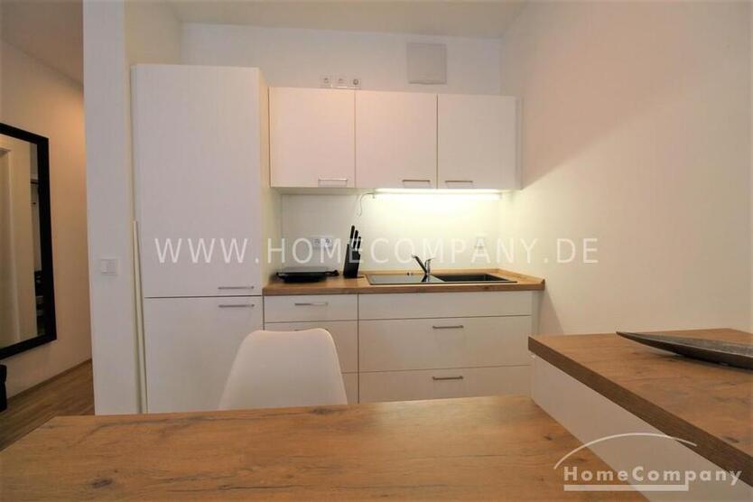 MöbliertFurnished 1-Zimmer Apartment mit Balkon in Dresden-Äußere Neustadt max. 2 Personen zimmer
