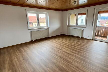 Wohnung Nabburg - 3 Zimmer, 89 m&sup2;, 712&euro; | Angebot:25046002