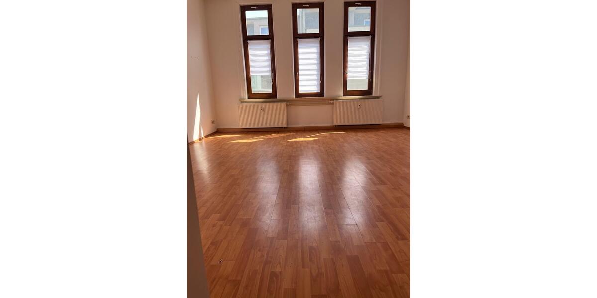 Etagenwohnung Waltershausen - 4 Zimmer, 127 m&sup2;, 980&euro; | Angebot:26478783