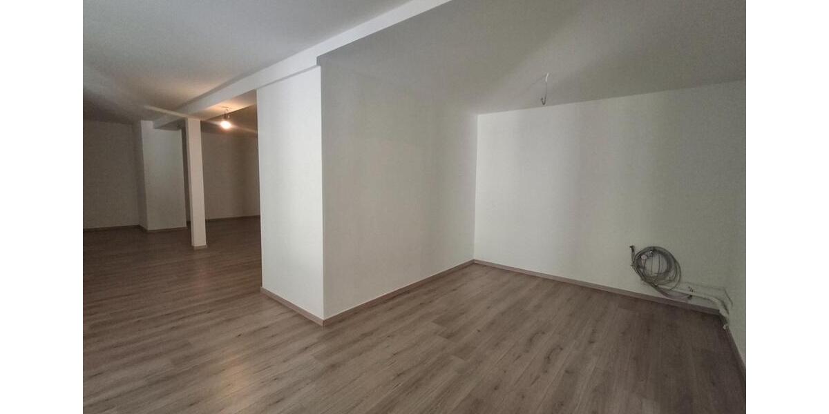 Kernsanierte Gewerbeeinheit in attraktiver Lage zimmer