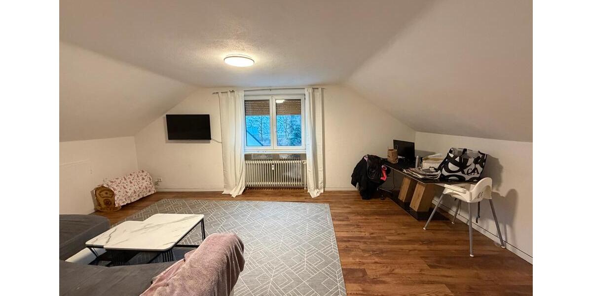 Dachgeschoßwohnung Weiden in der Oberpfalz - 3 Zimmer, 58 m&sup2;, 680&euro; | Angebot:25305022