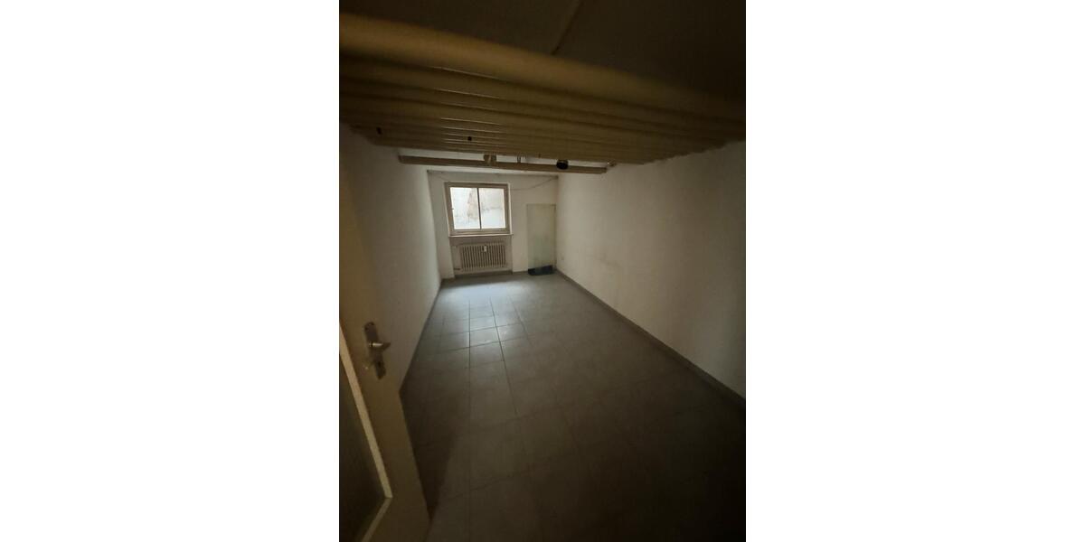 Erdgeschoßwohnung Oettingen in Bayern - 5 Zimmer, 150 m&sup2;, 1.900&euro; | Angebot:25480102