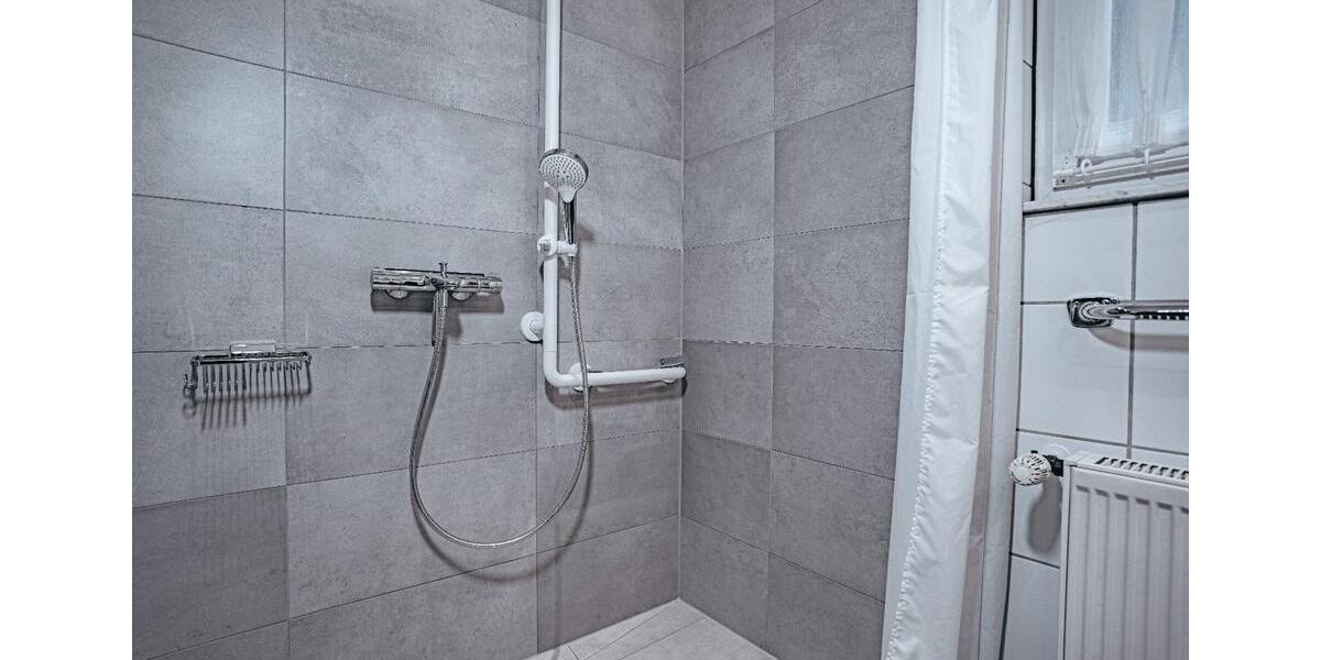 Wohnen auf Zeit Lingen (Ems) Damaschke - 12 Zimmer, 250 m&sup2;, 25&euro; | Angebot:24799494